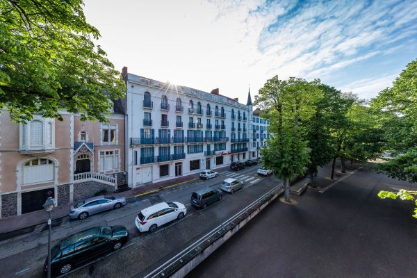 Neris Les Bains Mona Lisa (Néris-les-Bains)